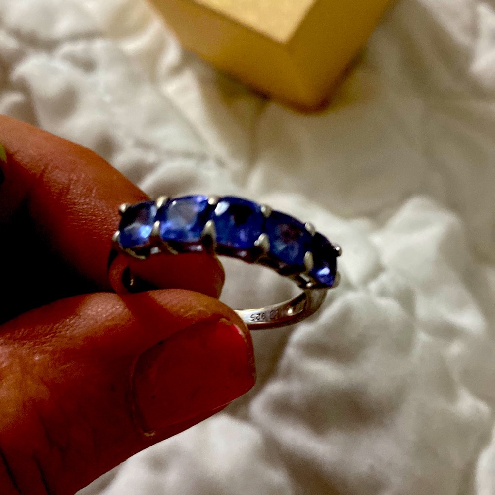 3 kt. 5 stone tanzanite Ring size 7